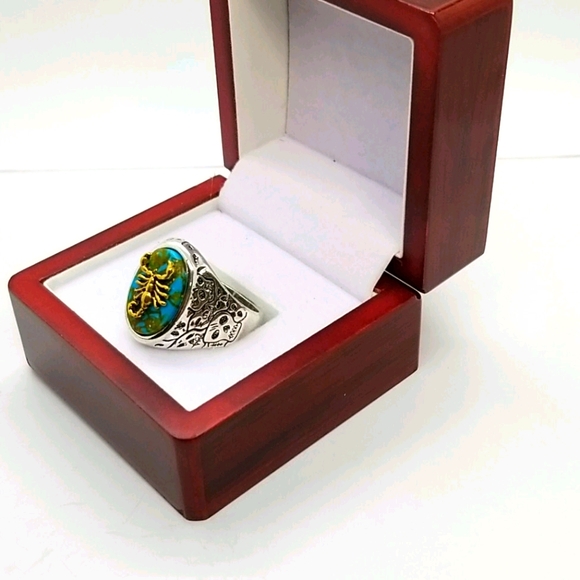 Mans ring - Picture 2 of 3